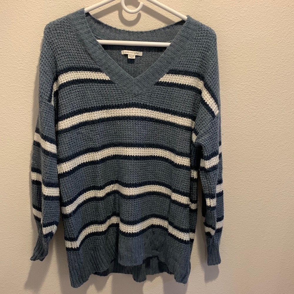 American Eagle Spring Sweater. Lightweight. Super Soft. Very oversized XS.‍‍﻿﻿﻿﻿